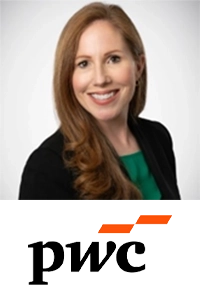 Liz Pelan Headshot