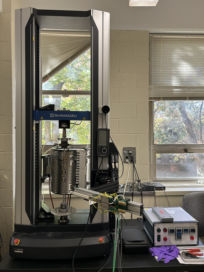 Shimadzu_Tensile_Frame2